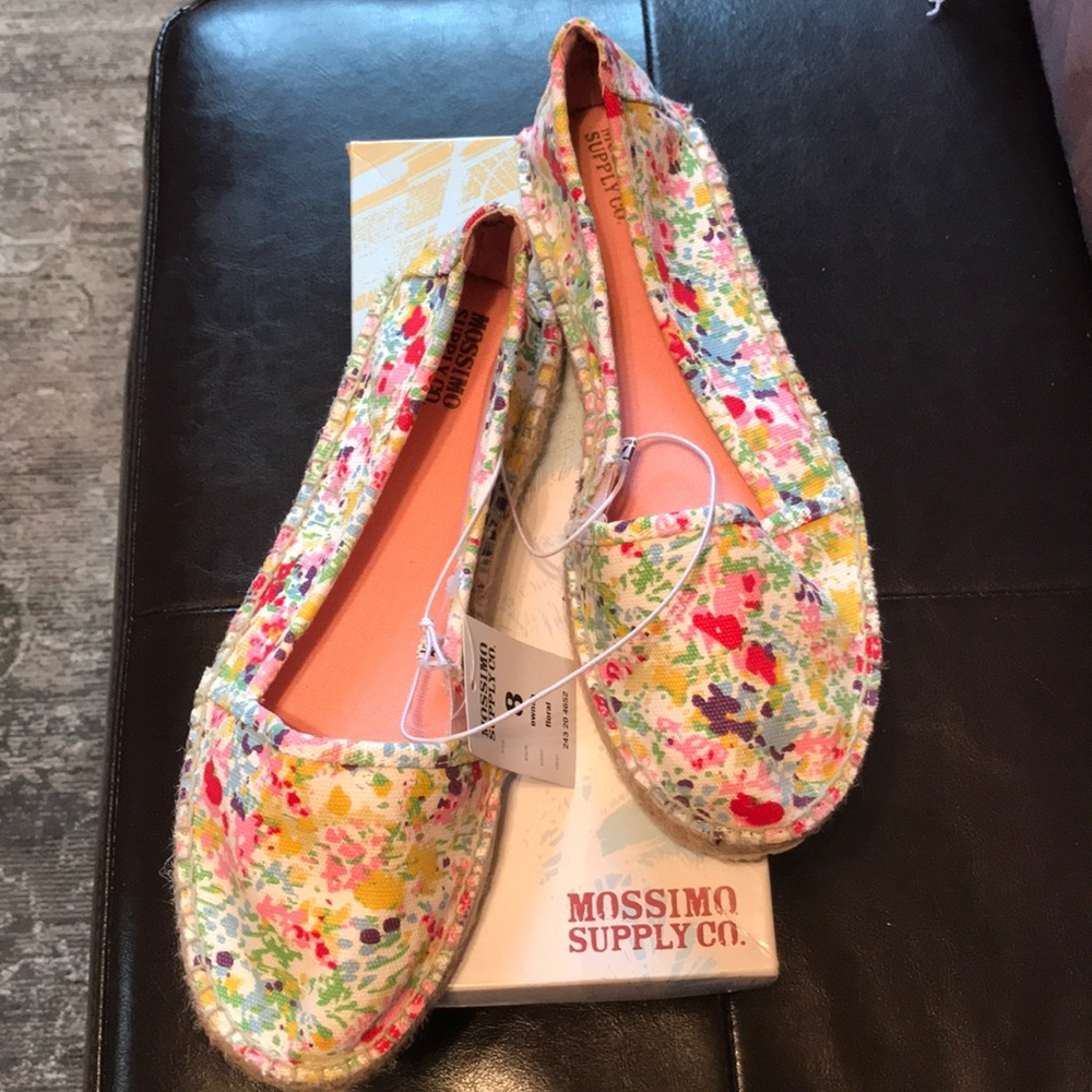 NWT!  Mossimo espadrille slip ons. Size 8